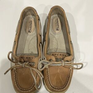Women’s Sperry boat shoes